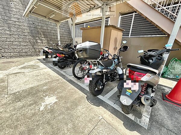 セキュリティ面にも配慮した駐輪場がございます