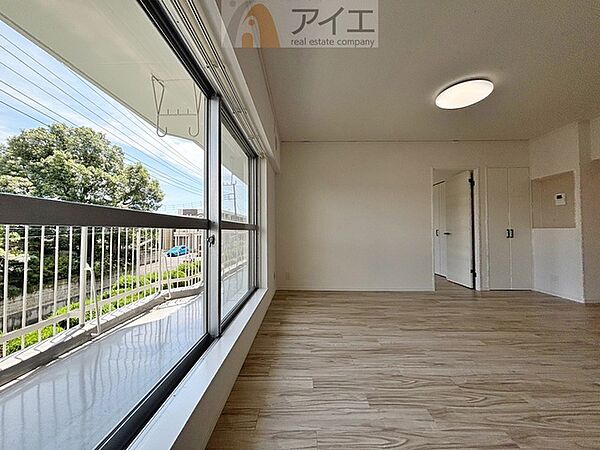 溢れる陽光でご家族の笑顔も輝く住まい