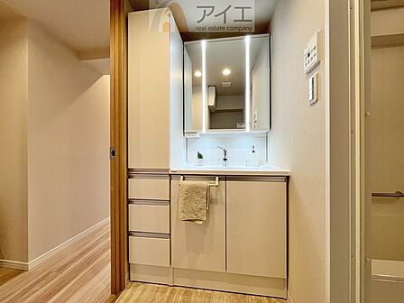 上質な洗面空間がゆとりの時間を演出