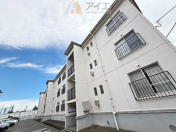 友人を呼びたくなるリノベーション済みのきれいな住まいです
