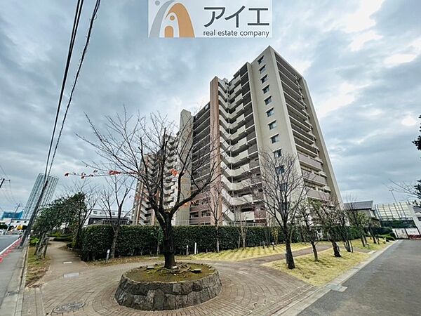 溢れる陽光でご家族の笑顔も輝く住まい