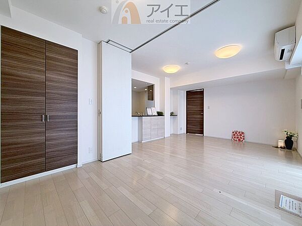 【施工例】リビングとなじみやすい仕様でインテリア性が高い