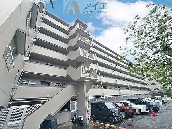 友人を呼びたくなるリノベーション済みのきれいな住まいです