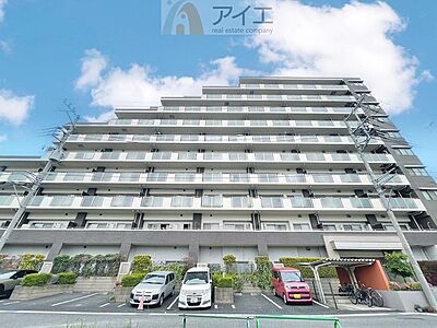 外観:友人を呼びたくなるリノベーション済みのきれいな住まいです 外観:友人を呼びたくなるリノベーション済みのきれいな住まいです