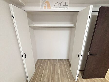 お子様の荷物も片付く、全居室収納スペース