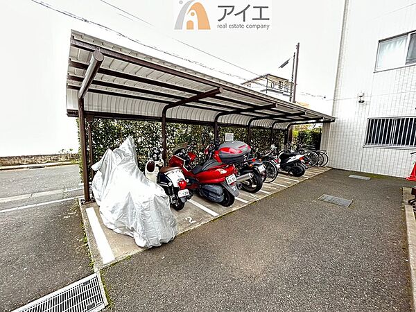 セキュリティ面にも配慮した駐輪場がございます