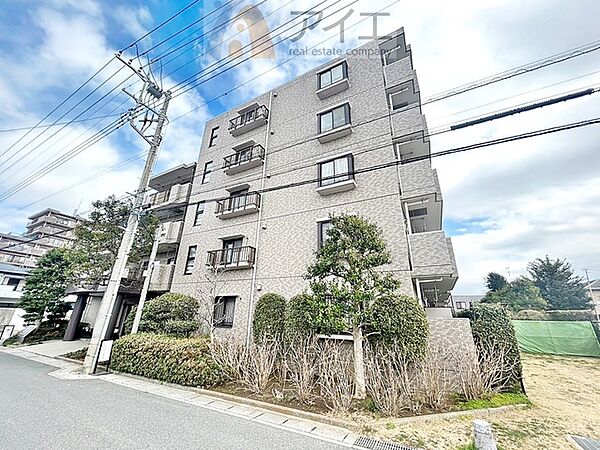 友人を呼びたくなるリノベーション済みのきれいな住まいです