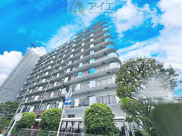 清掃や修理だけでなく、不審者への声掛けも。管理員の活動は防犯にも有効