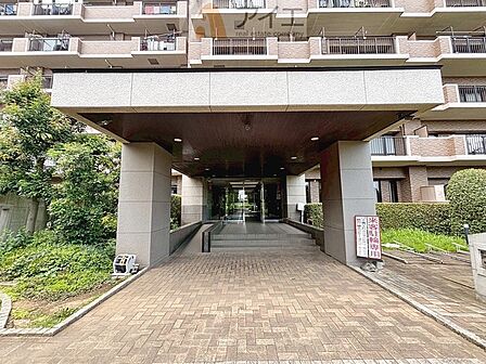 共用部の清掃・修理は管理員が実施