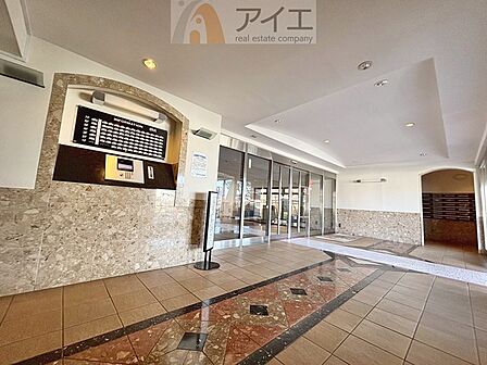 清掃や修理、不審者への声掛けも。管理員日勤は防犯にも有効