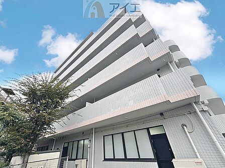友人を呼びたくなるリノベーション済みのきれいな住まいです