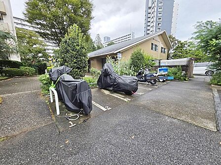セキュリティ面にも配慮した駐輪場がございます