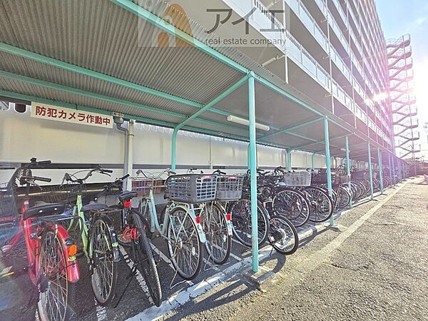 セキュリティ面にも配慮した駐輪場がございます
