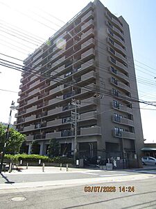 外観:南東向バルコニー 外観:南東向バルコニー