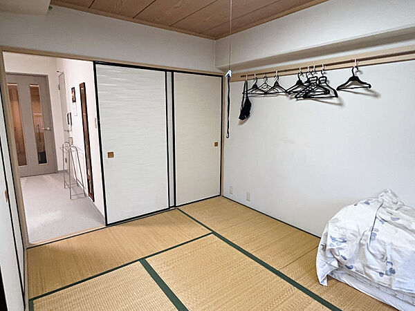 窓側から見た和室