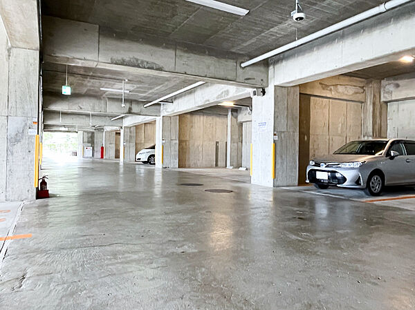 屋内駐車場