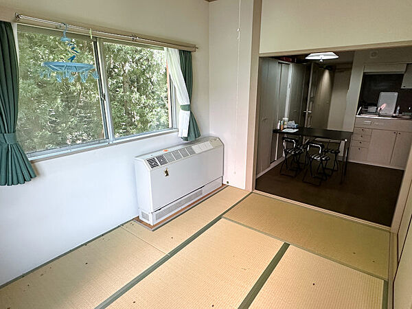 窓側から見たお部屋