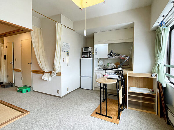 別角度から見た室内