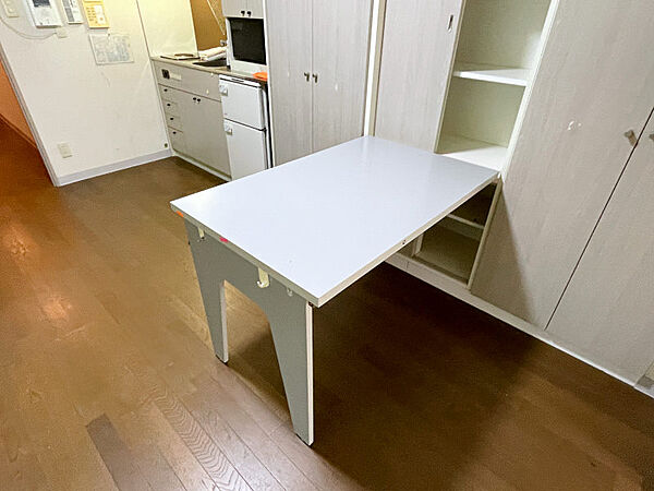 収納テーブル