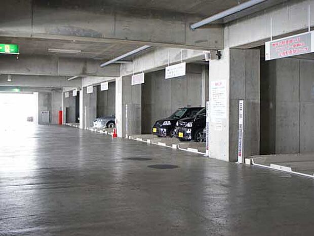2段機械式の屋内駐車場