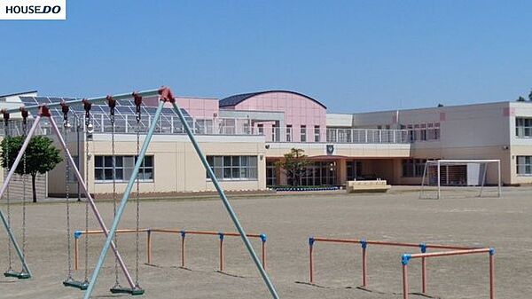 小泉小学校小泉小学校 800m