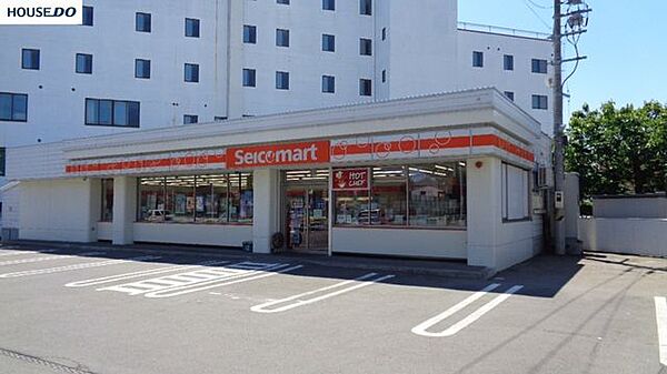 apartment 北海道北見市三住町-
地図を見る
