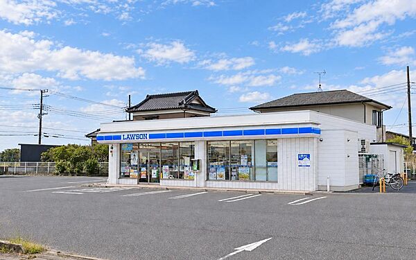 24時間営業が嬉しいコンビニです。