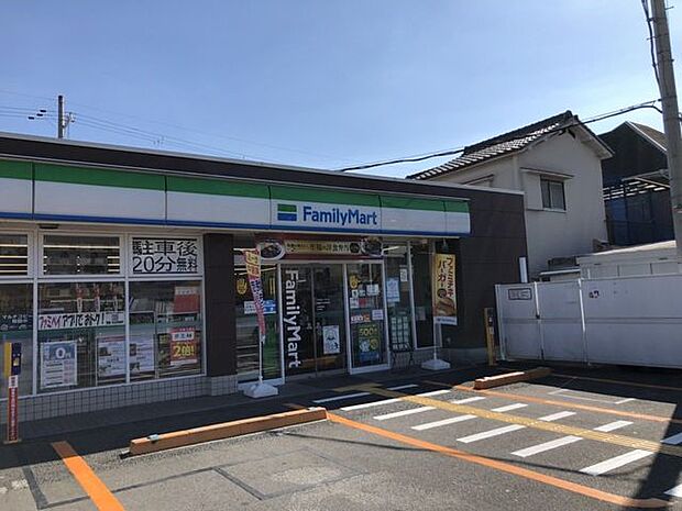 ファミリーマート 高槻天川新町店 430m