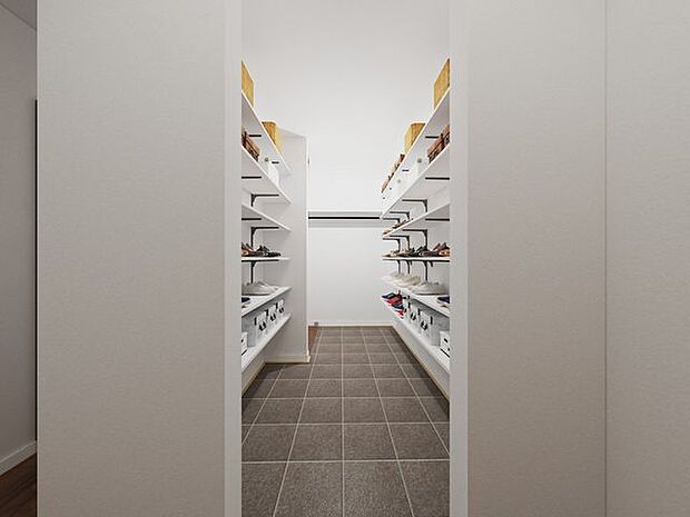 玄関にはシューズインクローゼットがあり、靴もしっかり収納していただけます♪