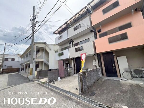 周辺一帯の落ち着いた住宅街の雰囲気です。