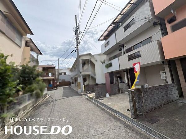 周辺一帯の落ち着いた住宅街の雰囲気です。
