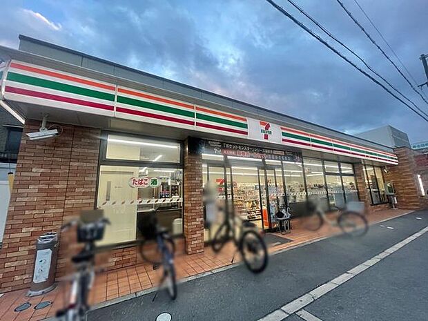 セブンイレブン高槻栄町店 520m