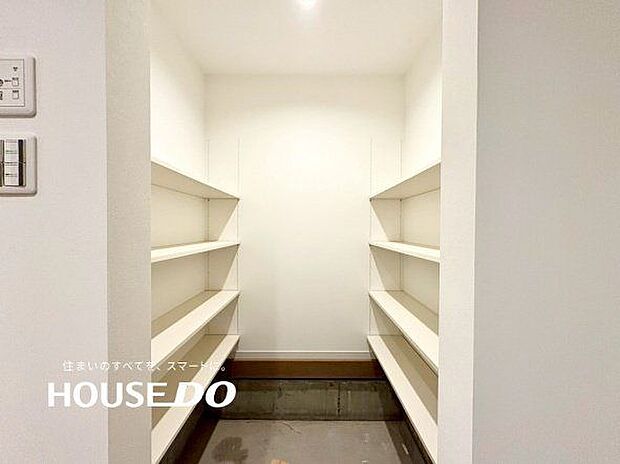玄関にはシューズインクローゼットがあり、靴もしっかり収納できます♪