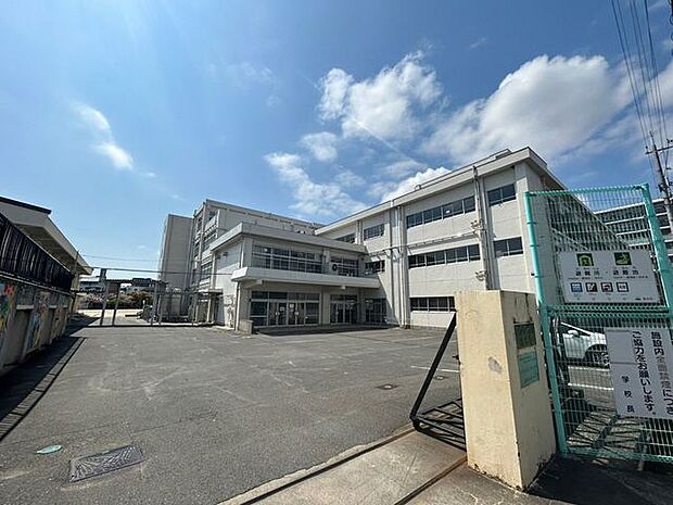 島本町第一中学校 260m