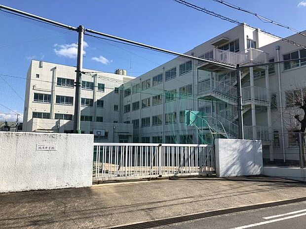 城南中学校城南中学校 370m