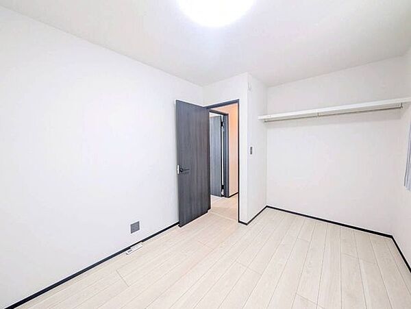 お部屋を広く使えるオープン収納！自分好みの魅せる収納を楽しめます。