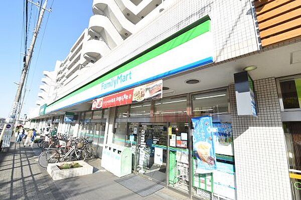 画像23:【コンビニエンスストア】ファミリーマート 唐木田駅前店まで843ｍ