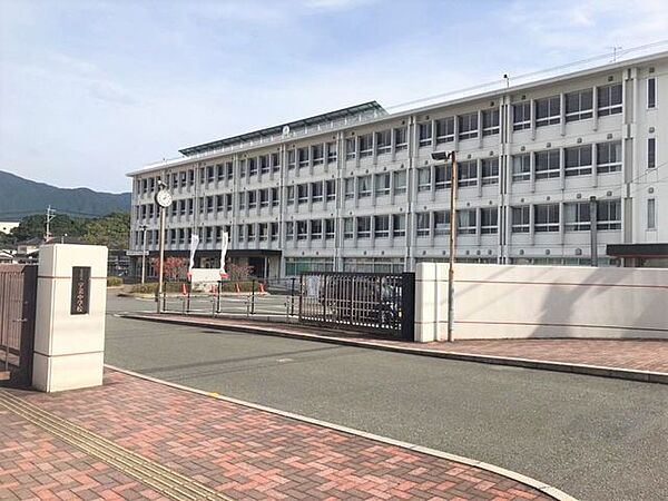 宇美町立　宇美中学校 600m