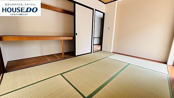 【寝そべりエリアの和室】リビング横の和室は、客間としてはもちろん、お子様のお昼寝ゾーンやおもちゃゾーンとしても活躍♪