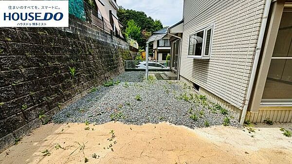 【家族のイベントが盛りだくさん！】広い庭があるからこそ、BBQやプール遊び、ベランピングも楽しそうです♪今度の休みは何をして遊ぼうかと、家族のイベントが楽しみになる、そんな庭があります。