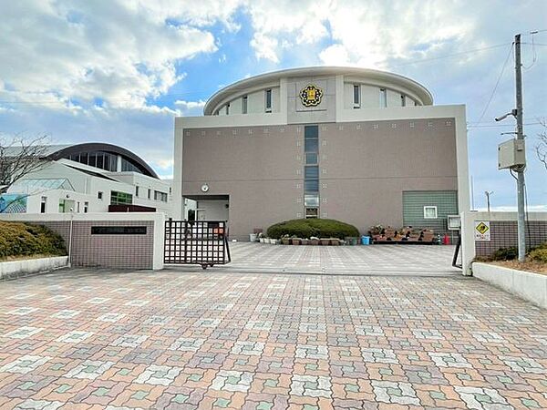 須恵町立　須恵第三小学校 280m