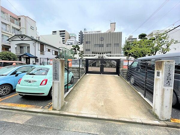 ナーランダ保育園 700m