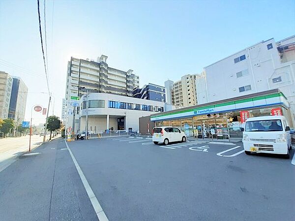 ファミリーマート 博多南五丁目店 250m