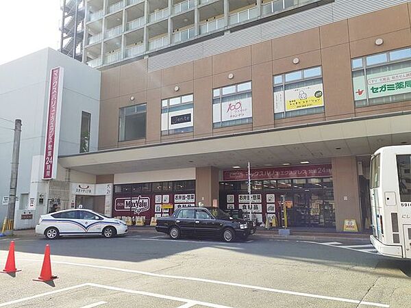 マックスバリュエクスプレスJR南福岡店 450m