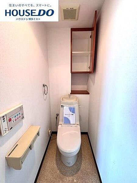温水洗浄便座付きで、節水仕様。毎日使うものだから、快適さと経済性が両立しているのはうれしいところです。