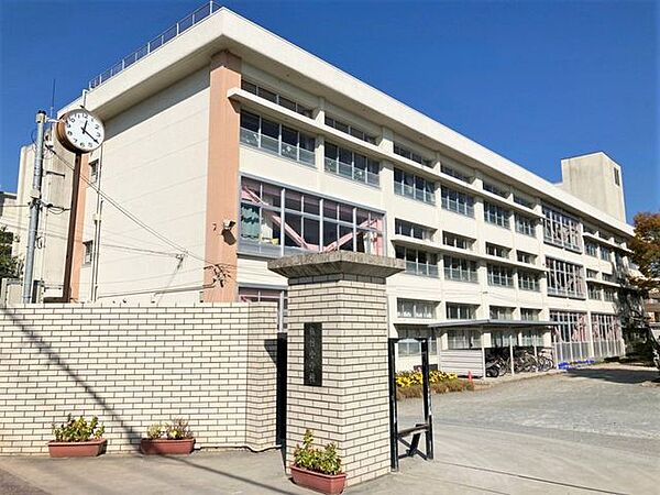 福岡市立　板付小学校 板付小学校 570m