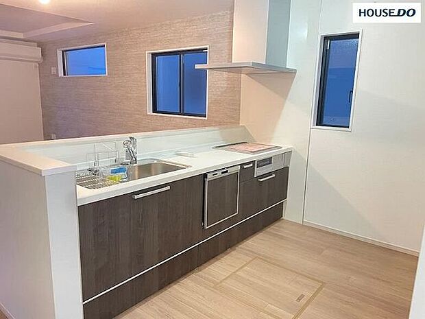 ビルトイン食器洗浄機を完備しており、忙しい毎日の家事をサポートします。