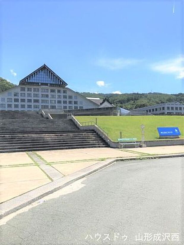 東北芸術工科大学 870m