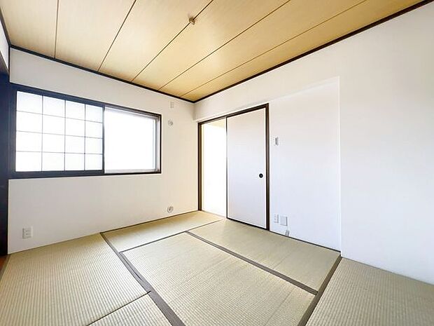 和室にも窓があり、明るい空間となっております。