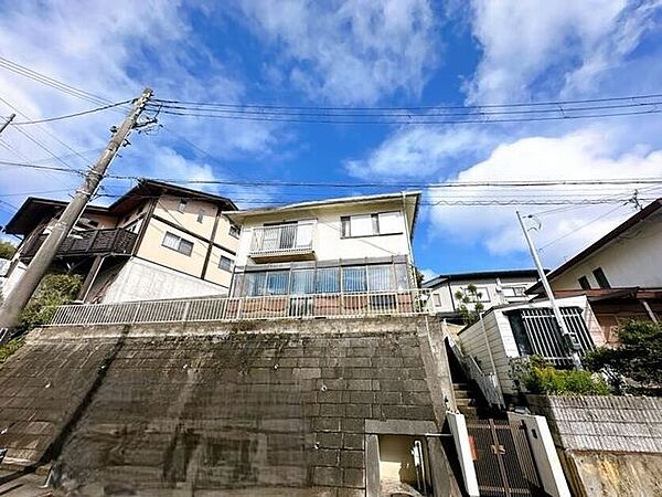 あたたかな陽が差し込む日当り良好の立地です。